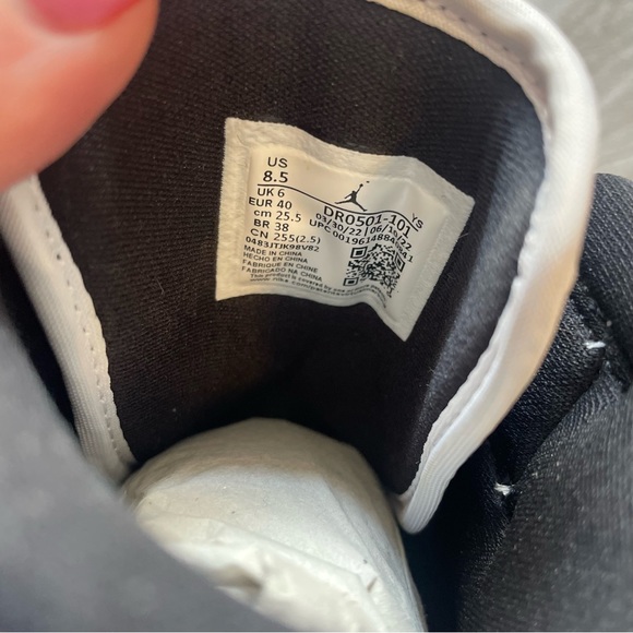 jordan one mid split shoes black and white - Picture 2 of 3